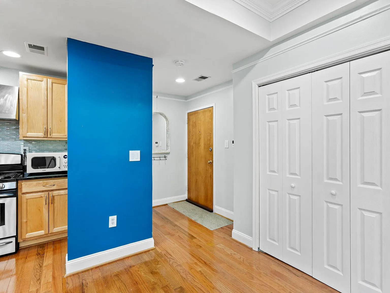 1437 Spring Rd NW — Photo 3