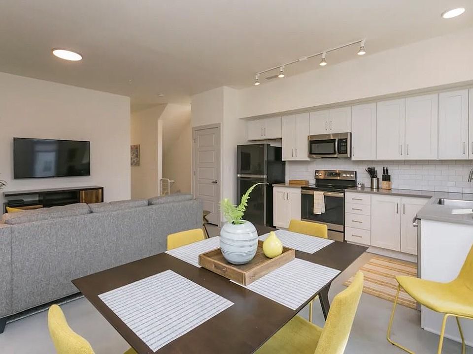 1st image of 376 Herron Dr #8