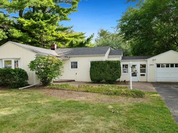 3707 Guilford Rd, Rockford, IL 61107