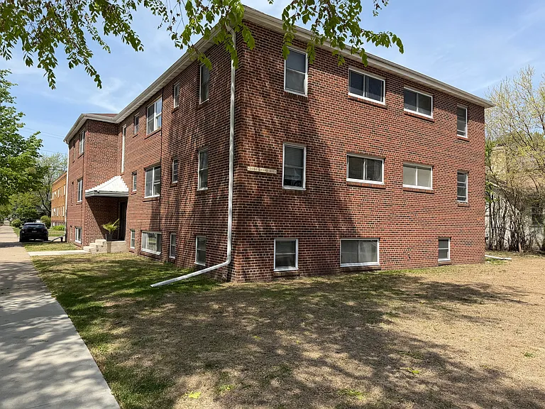 3656 Grand Ave S #1 — Photo 10