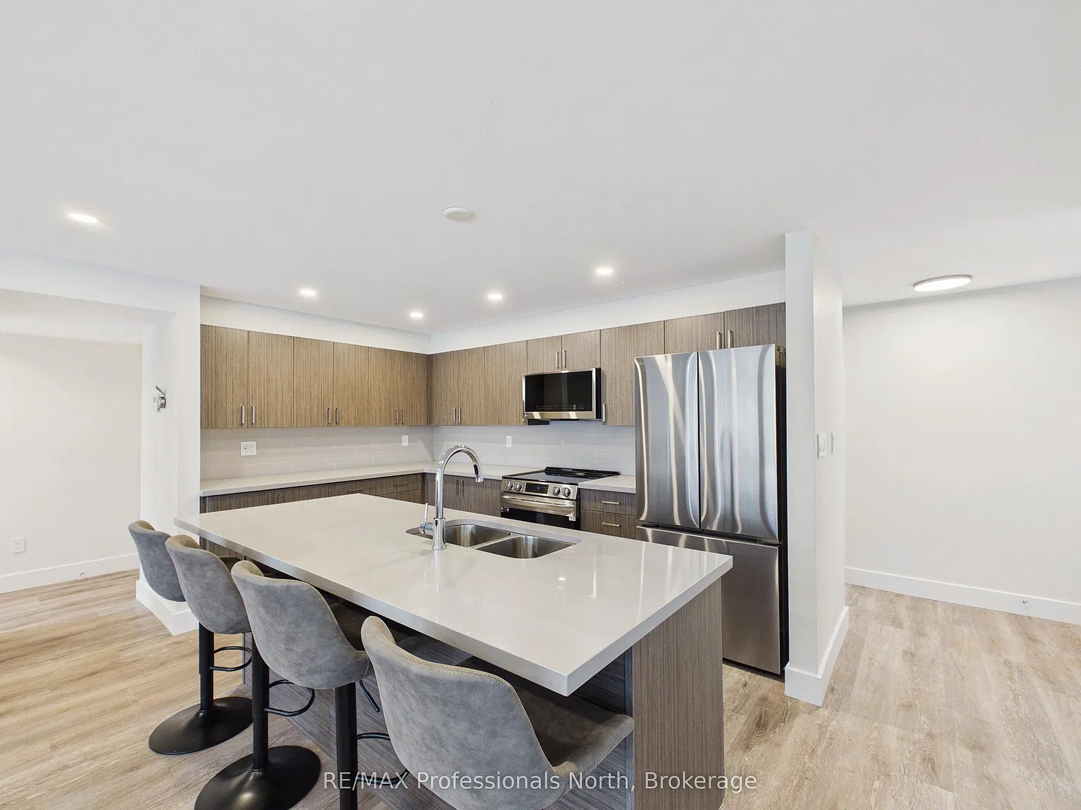 2 bed, $2,400 — Photo 2