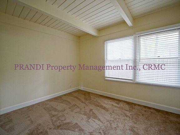 4th image of 25 Willow Ave APT 4B