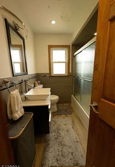 487 Macarthur Ave — Photo 13