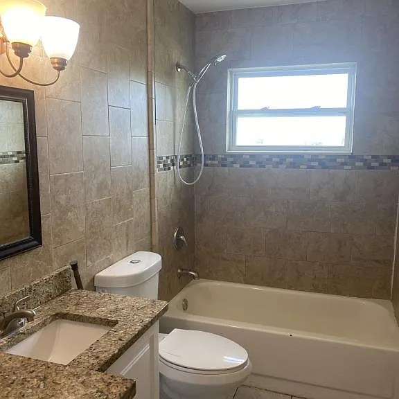 728 Michigan Ct — Photo 3