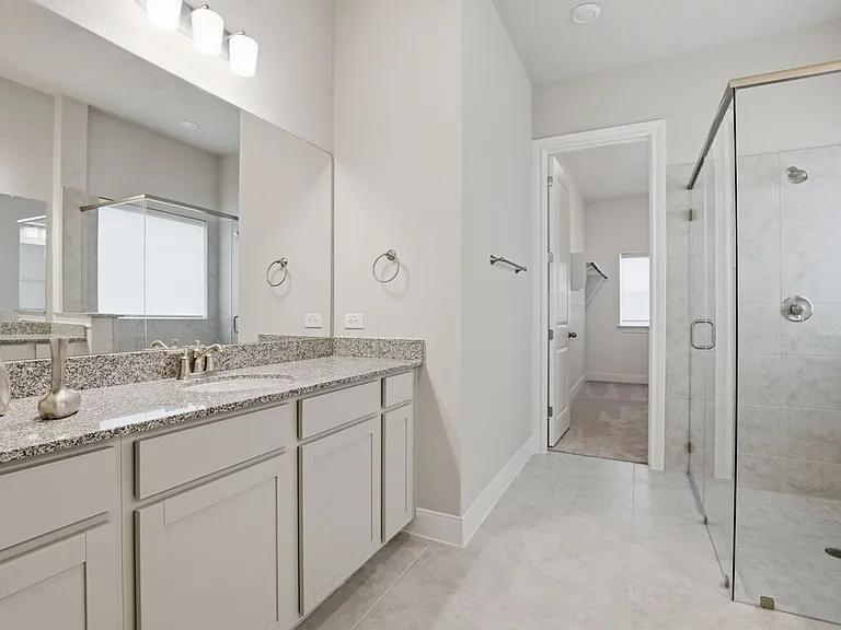 24710 Faraday — Photo 17
