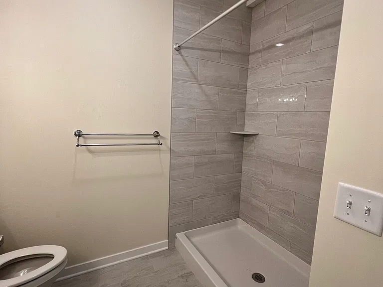 350 Center St #204 — Photo 6
