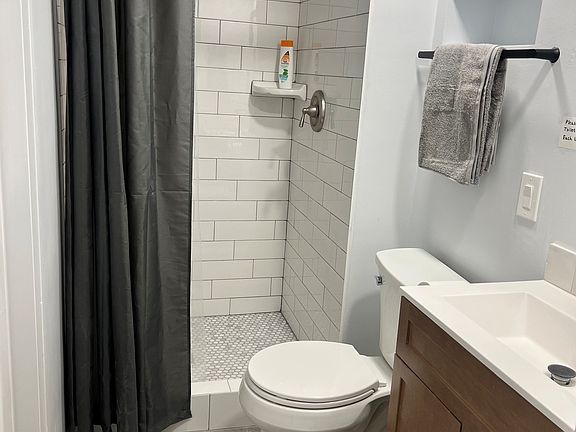 4th image of 2817 S Ray St #B