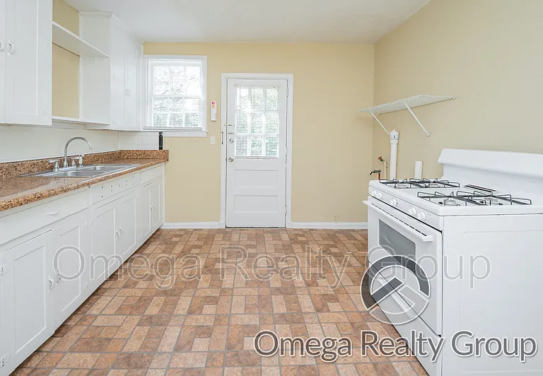 1032 Pershing Ave #A — Photo 12