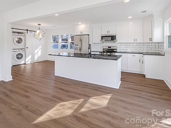 3rd image of 4629 Hidden Valley Rd