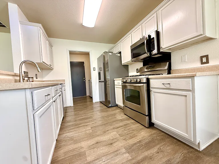 913 Coronation Way — Photo 15
