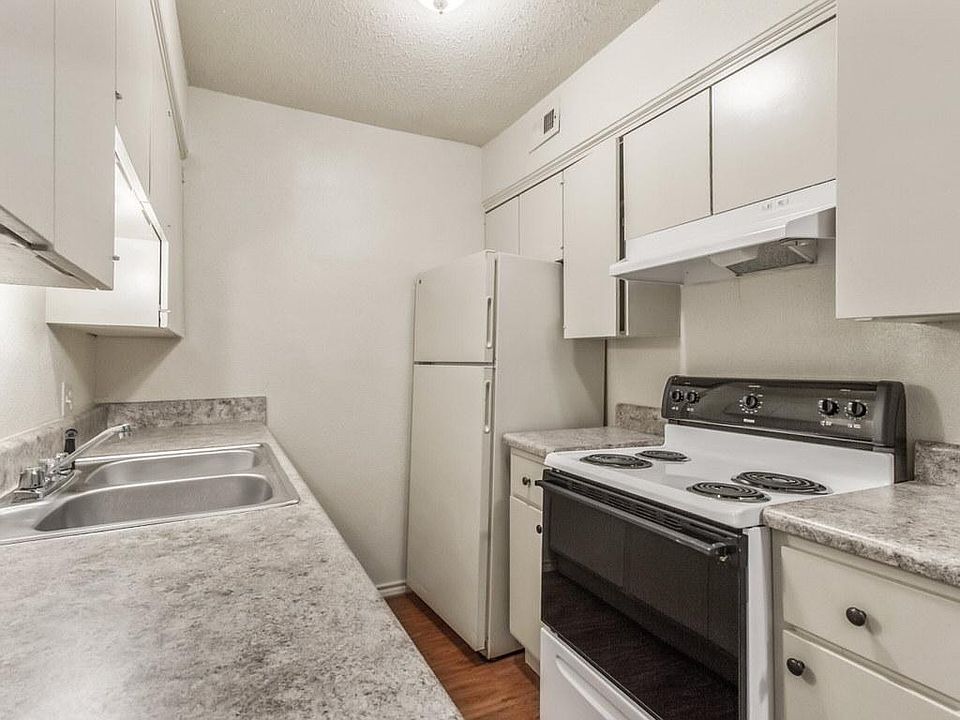 1st image of 1701 NW 46th St #3ve7hfxen