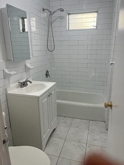 1st image of 122 N Columbus Ave