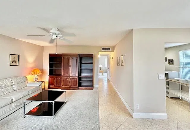 2 bed, 2.0 bath, 907 sqft, $3,100 — Photo 4