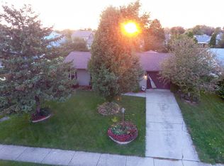 2715 Sandarac Ln, Fort Wayne, IN 46815