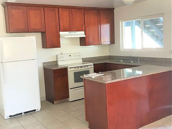 2nd image of 2795 Garden Ave
