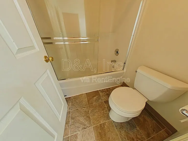 3435 SE 3rd St — Photo 9