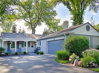 925 Pontiac Rd, Wilmette, IL 60091