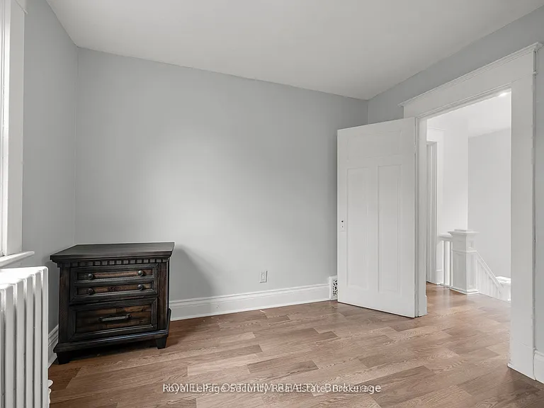 35 Bayfield Ave — Photo 15