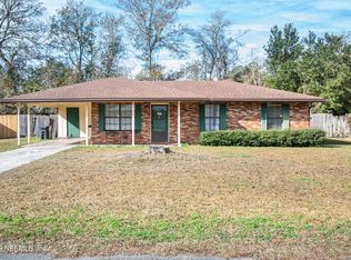 402 Magnolia Dr, Macclenny, FL 32063