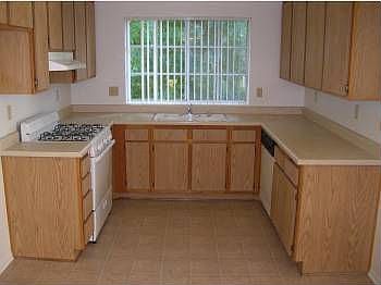 4th image of 13407 Edwards St APT B
