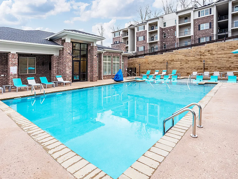 Farragut Junction Apartments