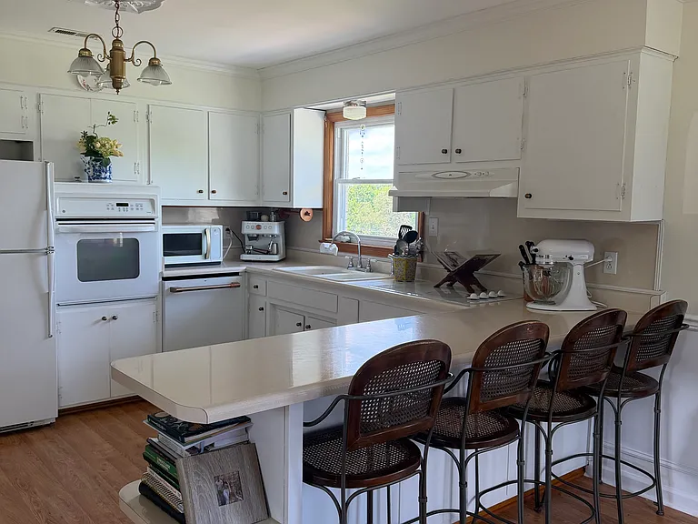 Eagle Hill Rd — Photo 1