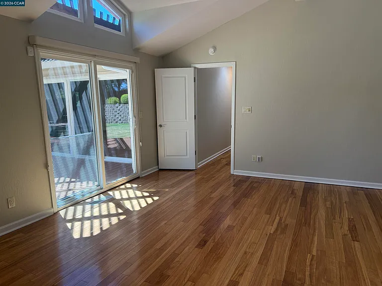 1271 Summit Rd — Photo 4