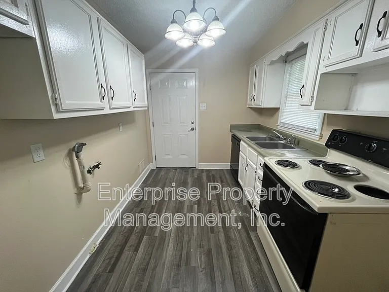 1250 S Perkins Rd — Photo 3