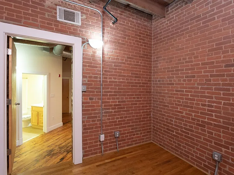 Cornish Brewery Apartment Homes — Photo 71