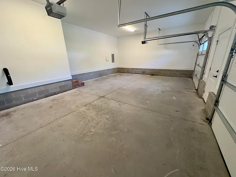 213 Myrtle Ave — Photo 32