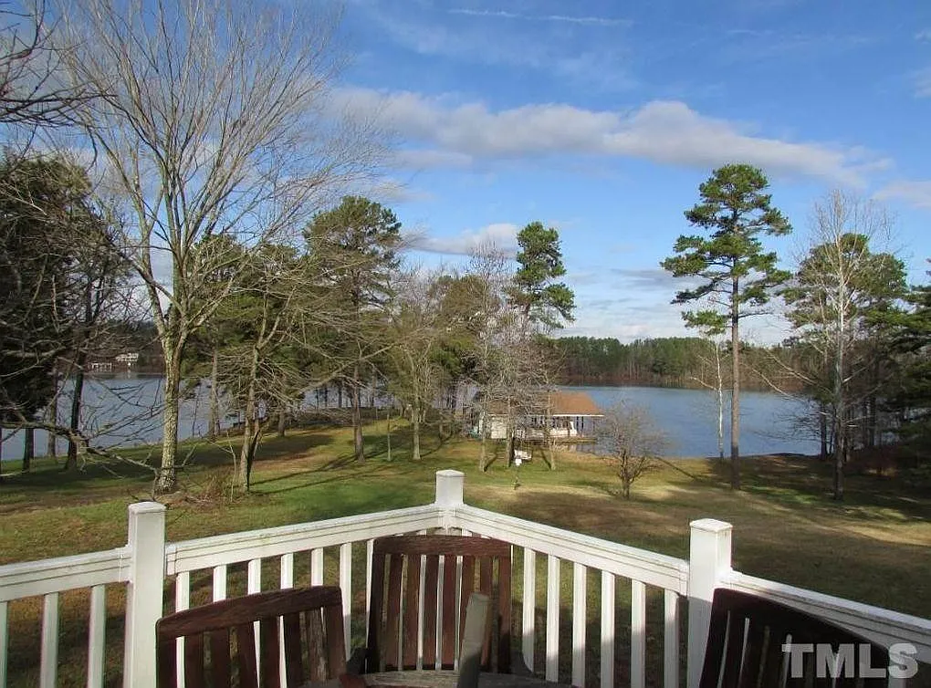 Building Photo - 1061 Shore Acres Dr
