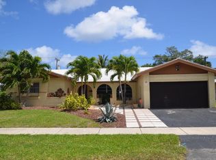 98 SW 9th Ave, Boca Raton, FL 33486