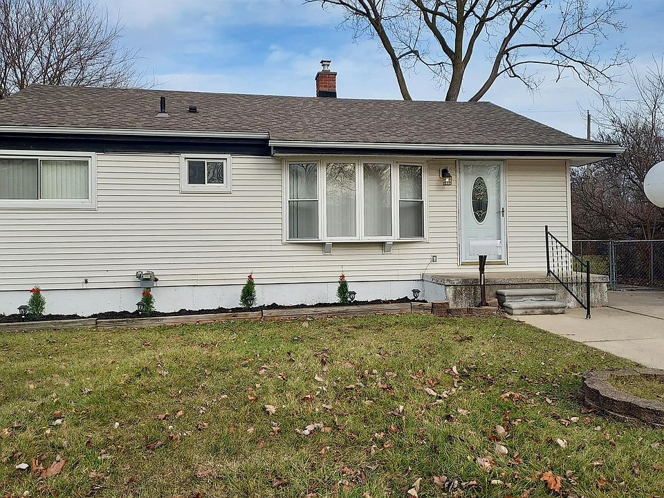 1st image of 32200 Fairchild St