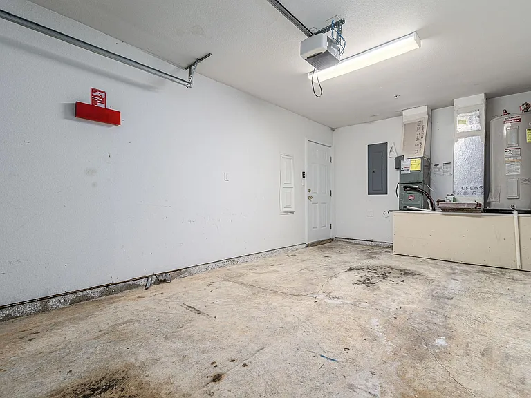 100 Corwin Dr — Photo 19