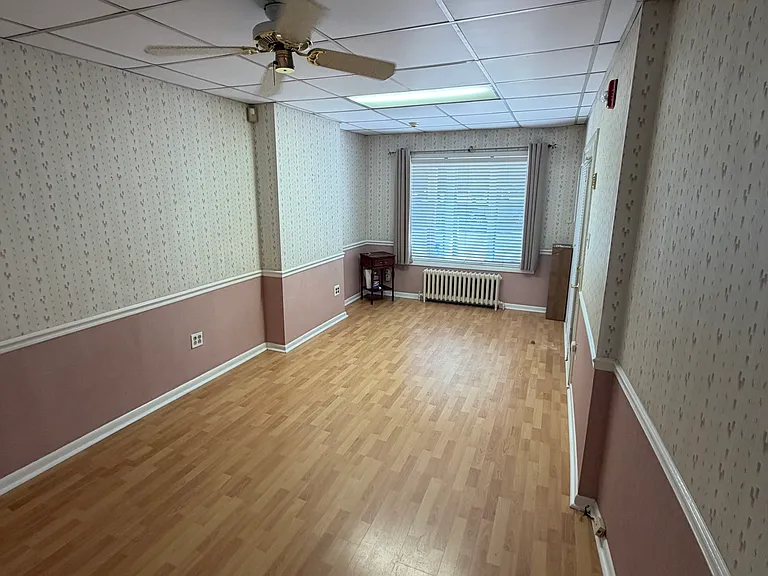 2564 E Allegheny Ave #1 — Photo 4