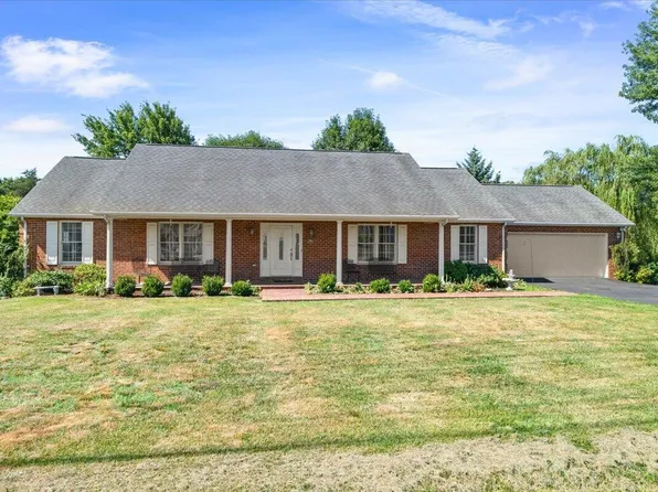 316 Polar Ln, Salem, VA 24153