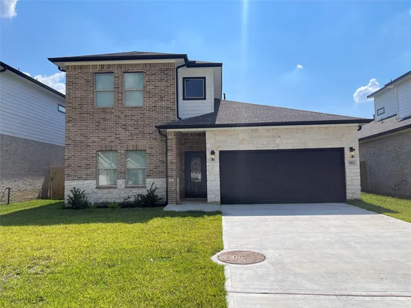 9647 Champion Heavens Dr, Spring, TX 77379