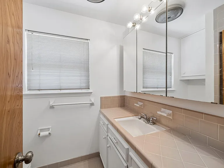 7050 Cole Creek Dr — Photo 12