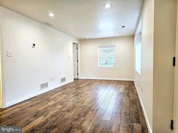 4th image of 143 Mitscher Rd