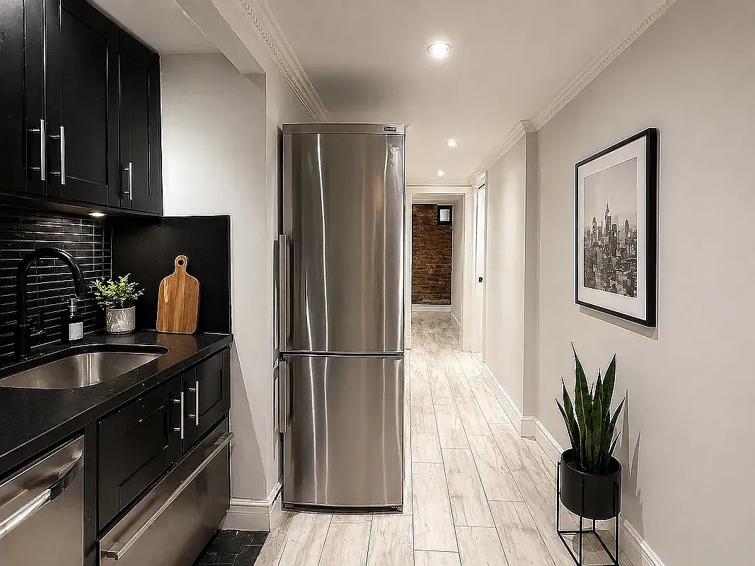 345 West 53rd Street — Photo 2