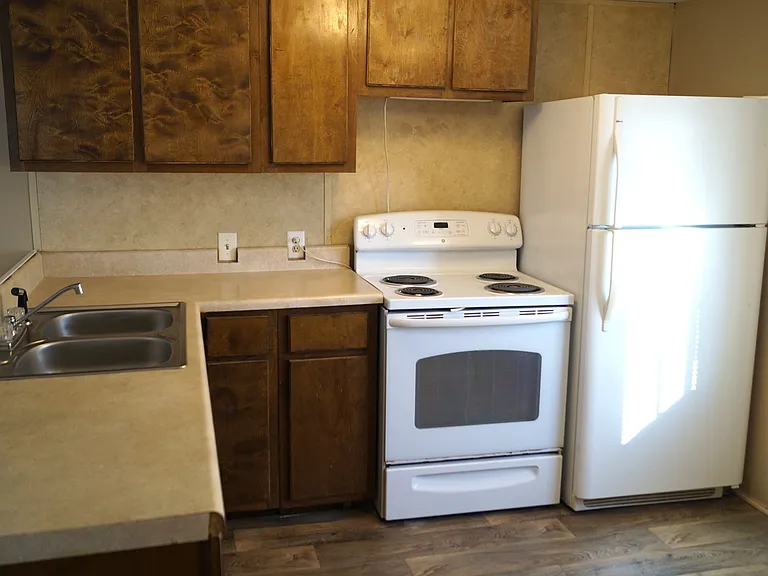 412 Copeland Park St — Photo 2