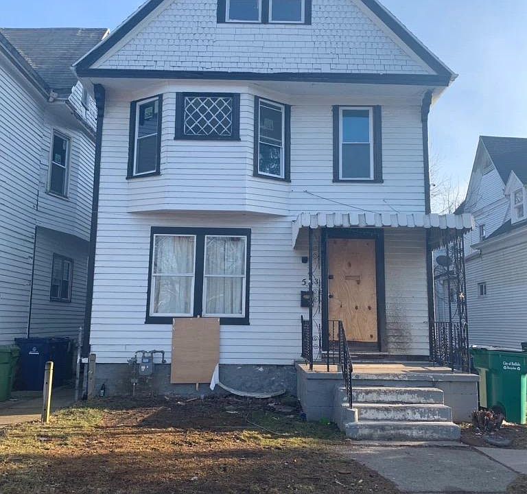 1st image of 553 Walden Ave
