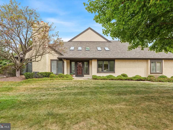 967 Hedgerow Ct, Blue Bell, PA 19422