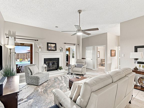 4th image of 214 Barbara Way