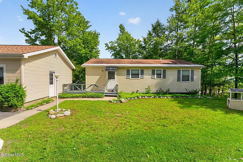 5th image of 506 Hadlock Pond Road