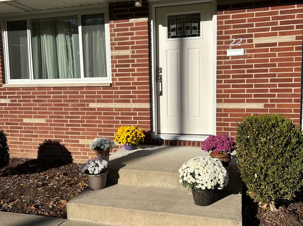 22 Ansel Ave, Akron, OH 44312