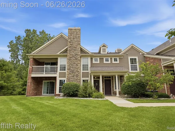 4271 Deeside Dr, Brighton, MI 48116