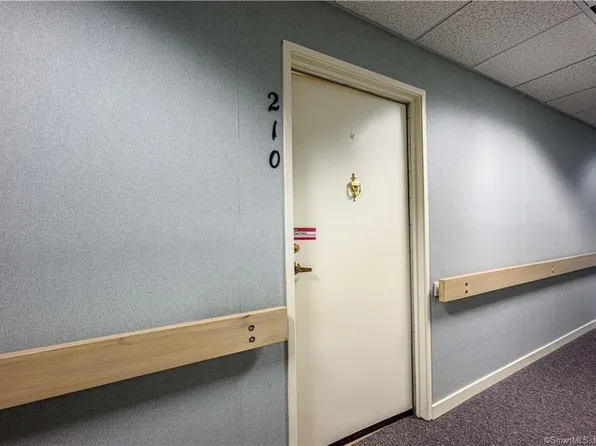 75 Washington Avenue #2-210, Hamden, CT 06518