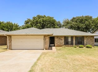 3400 Meadowmoor St, Fort Worth, TX 76133