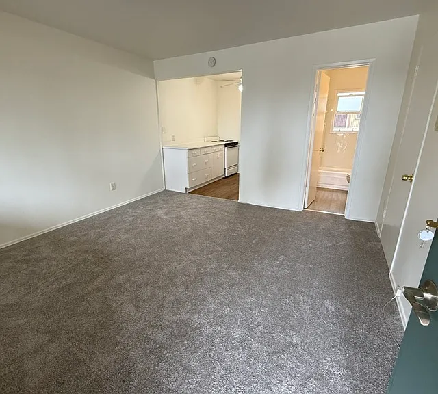 1739 Sunset Cliffs Blvd #10 — Photo 6